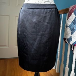 Black Satin Kasper Skirt Size 6🖤🕷️